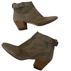 Aquatalia France Suede Ankle Boots size 6.5 Like new